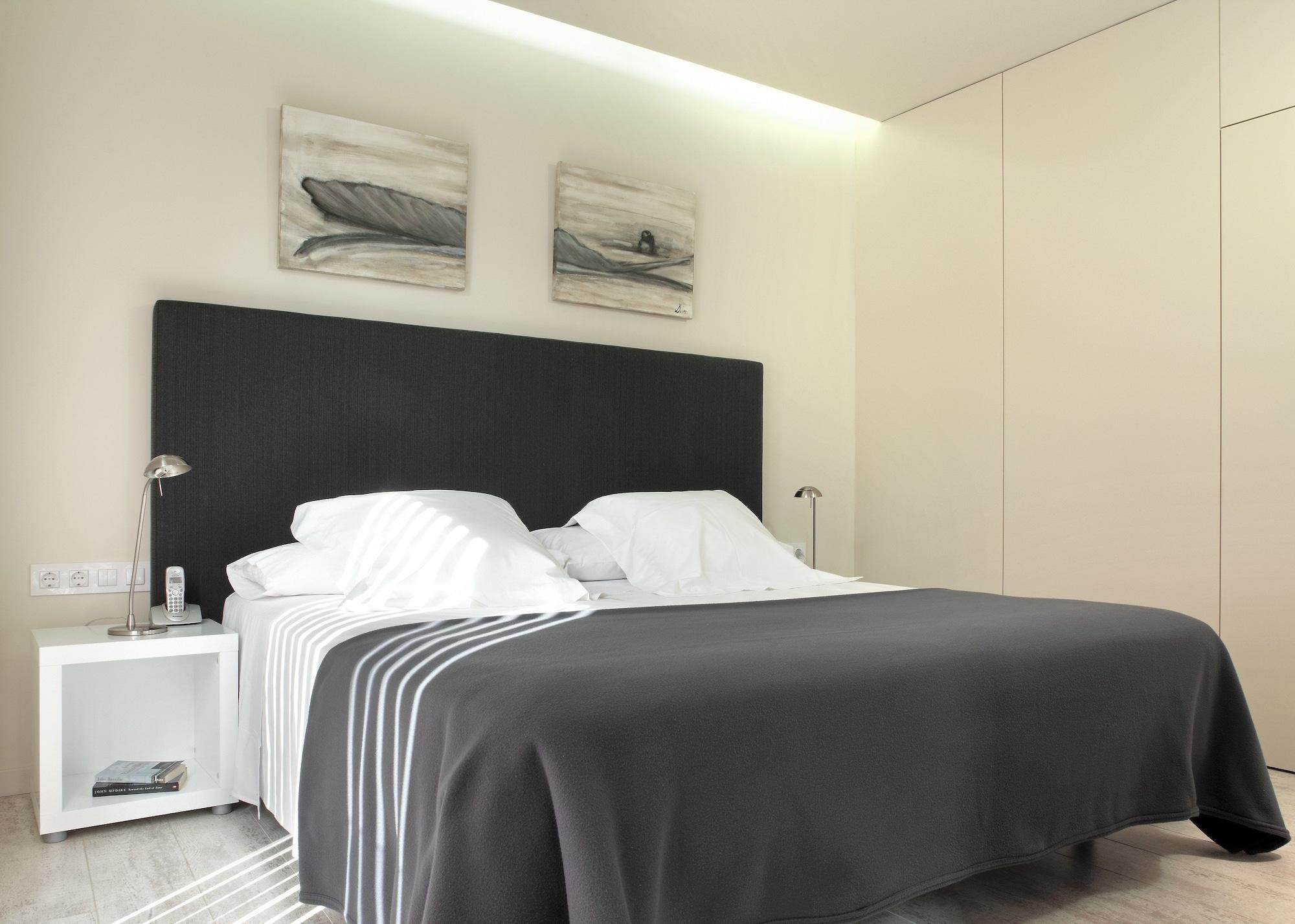 Limehome Barcelona Rector Triado Bagian luar foto