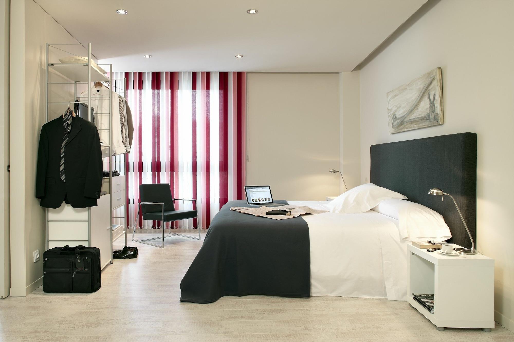 Limehome Barcelona Rector Triado Bagian luar foto