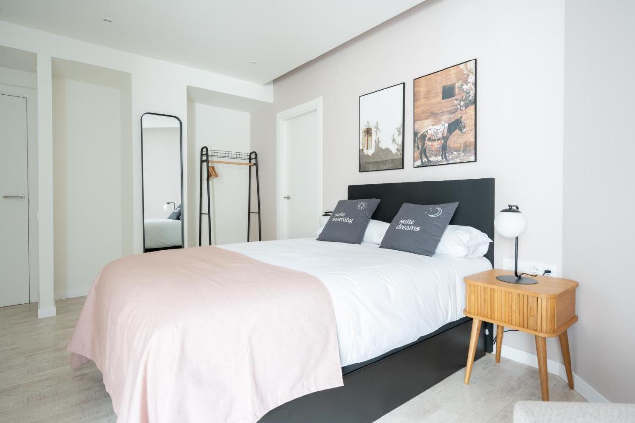 Limehome Barcelona Rector Triado Bagian luar foto