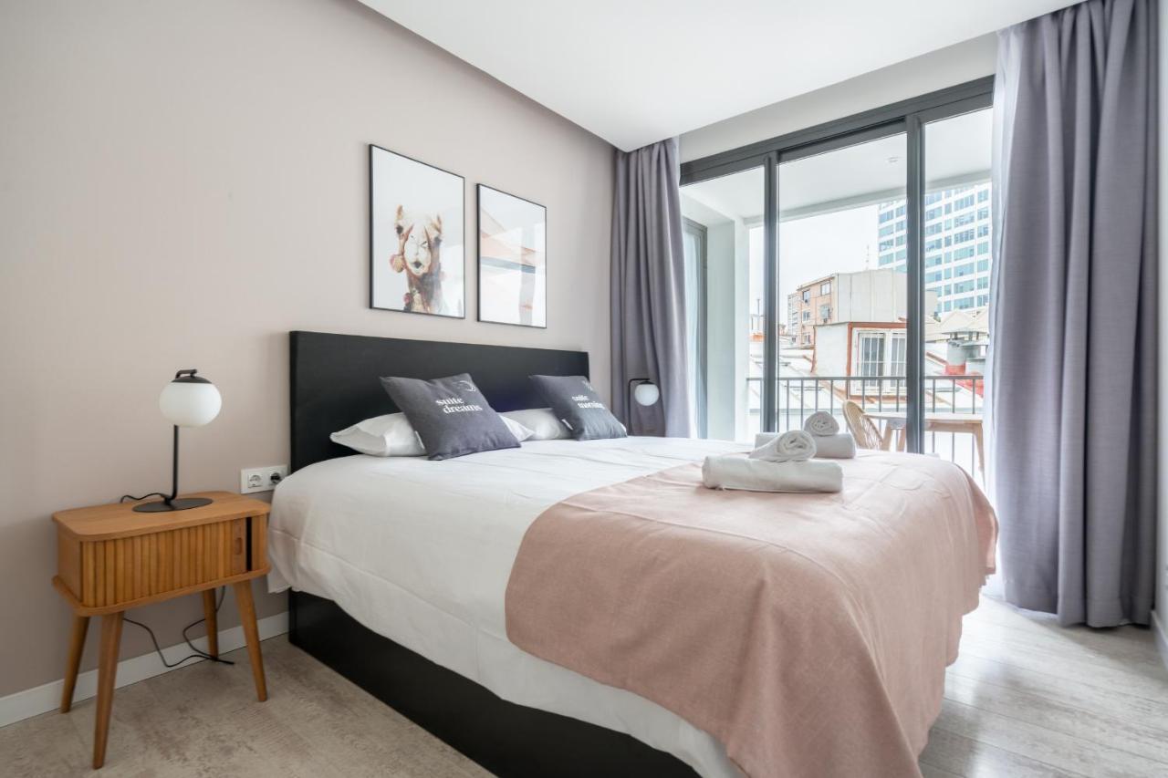 Limehome Barcelona Rector Triado Bagian luar foto